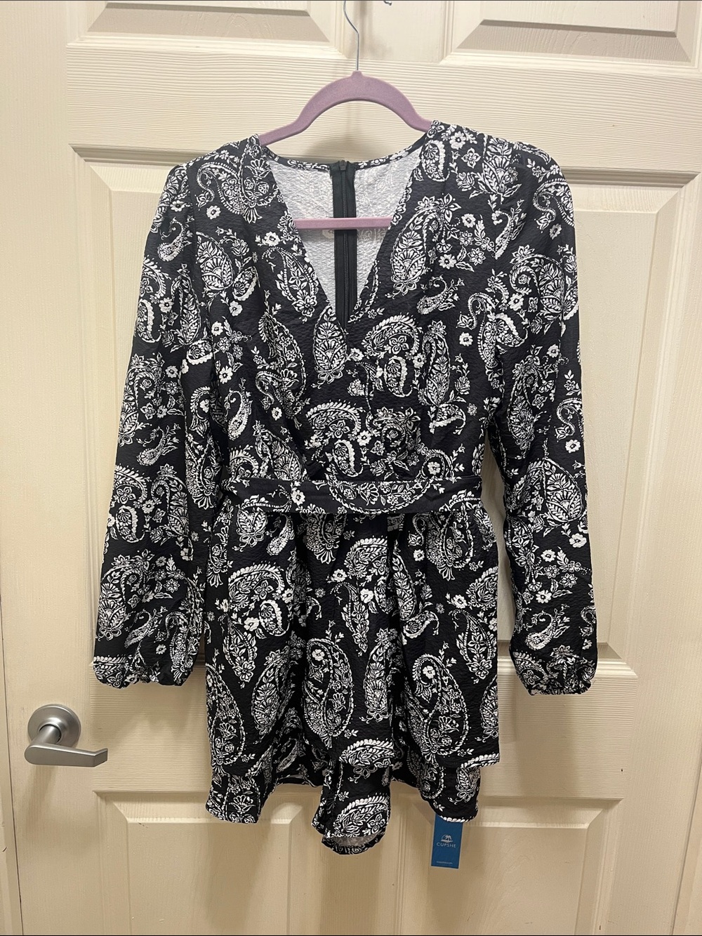 Cupshe Black & White Paisley Wrap One-Piece Romper Shorts M